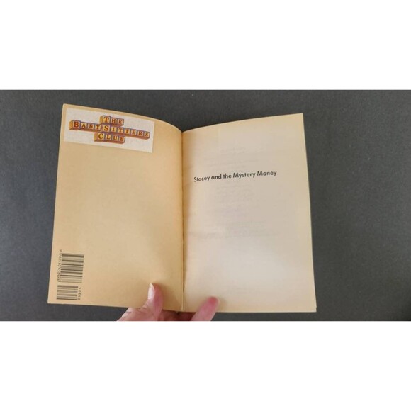 The Babysitters Club, Mystery #10, Stacey and the Mystery Money - Picture 2 of 10